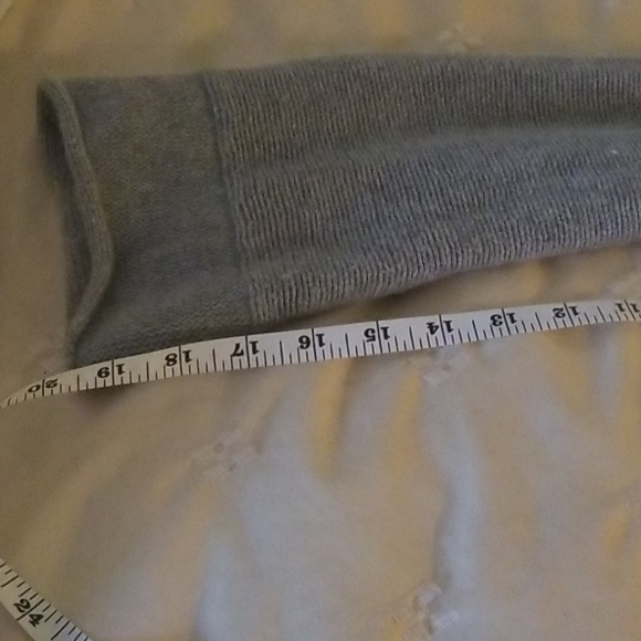 Sweater - Picture 9 of 11